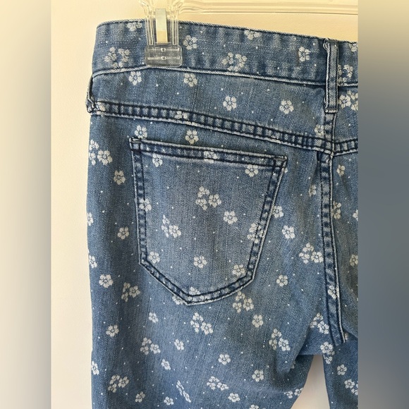 Free People Floral and Polkadot Jeans
Size: 28 
EUC - Picture 9 of 11